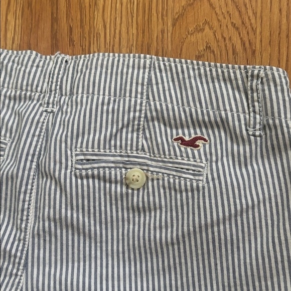 Hollister Blue & White Striped Shorts 1 - Picture 4 of 4